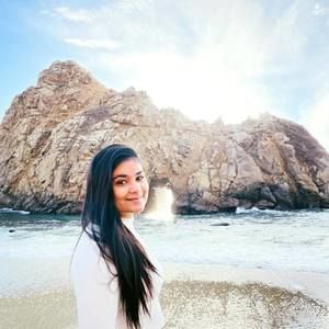 Meet your Posher, Roopika